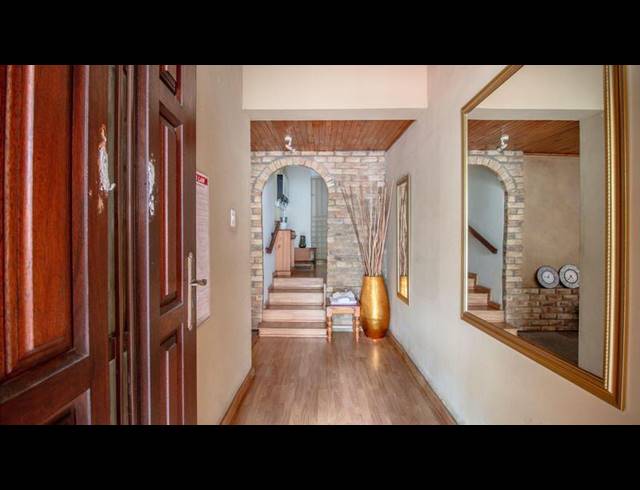 9 BEDROOM HOUSE FOR SALE IN SECUNDA CENTRAL